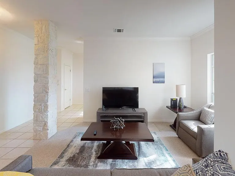 403 Maple Run — Photo 3