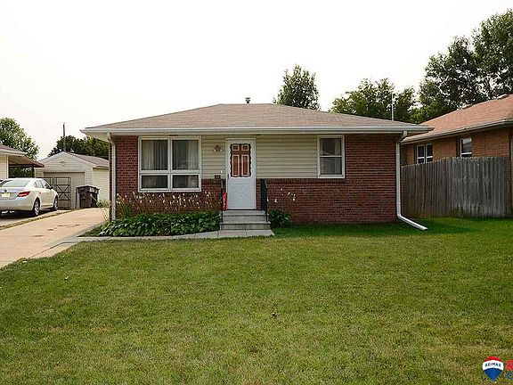2nd image of 533 W Dawes Ave