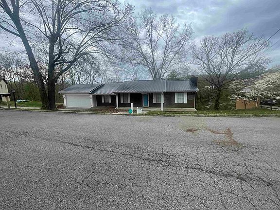 3rd image of 104 Jeffrey Ct