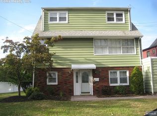 4 Washington Pl, Moonachie, NJ 07074