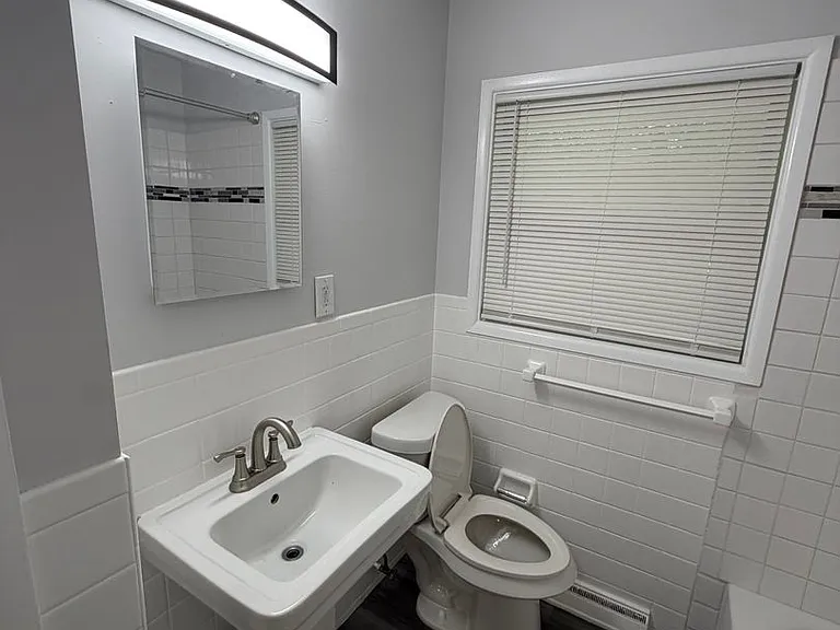 136 - 138 S. Berkley Street — Photo 10