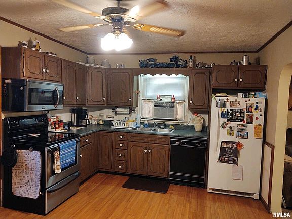 4th image of 604 E Washington St