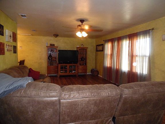 3rd image of 3509 Thomas Ave