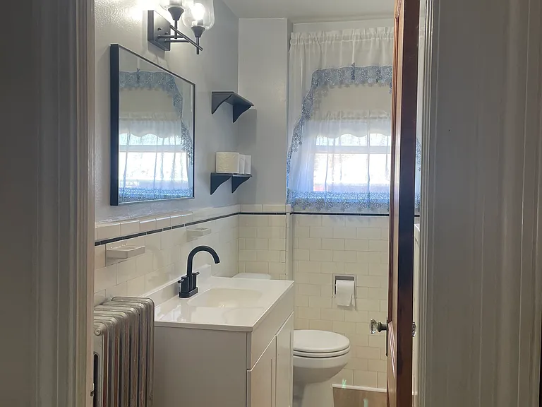 1524 Fairview St — Photo 3