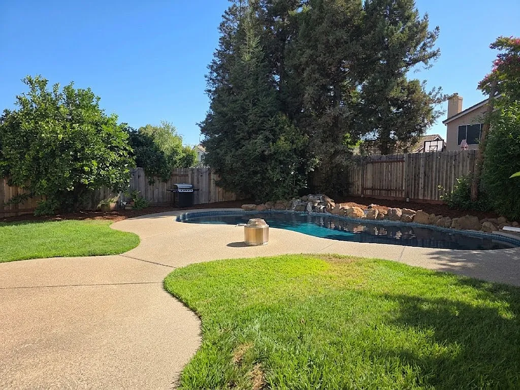 4 bed, 2161 sqft, $3,700 — Photo 3