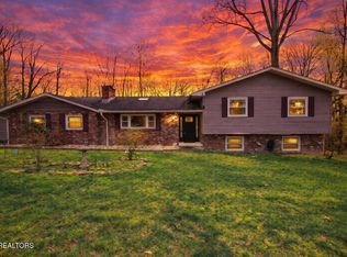 112 Newcrest Ln, Oak Ridge, TN 37830