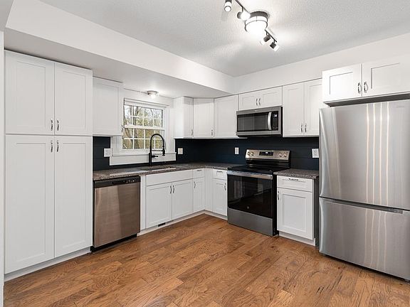 2nd image of 919 Forest Dr