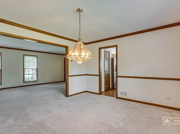 5th image of 602 S Whispering Hills Dr