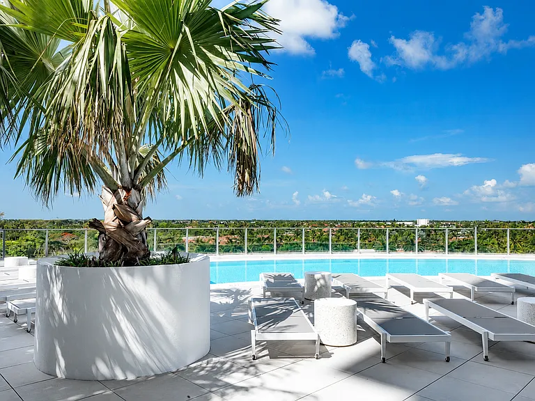 Ascent at Metropolitan Naples — Photo 29