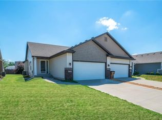5753 NW 50th St, Johnston, IA 50131