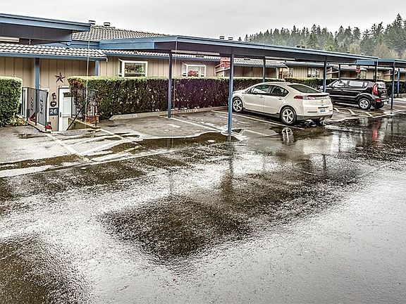 2nd image of 108 19th Ave SE Unit 27