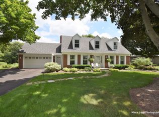 6N143 Woodland Rd, Saint Charles, IL 60175