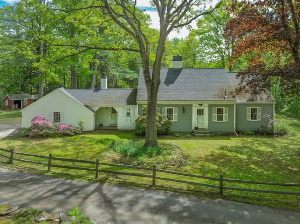 86 Mast Road, Falmouth, ME 04105