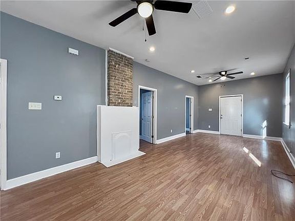4th image of 1824 Allen St