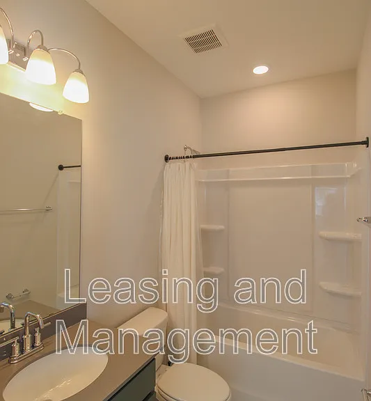 111 Crimson St — Photo 20
