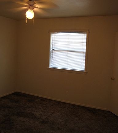 5th image of 612 Montgomery St APT 170