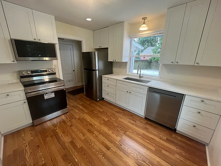 8210 Whipps Mill Rd — Photo 9