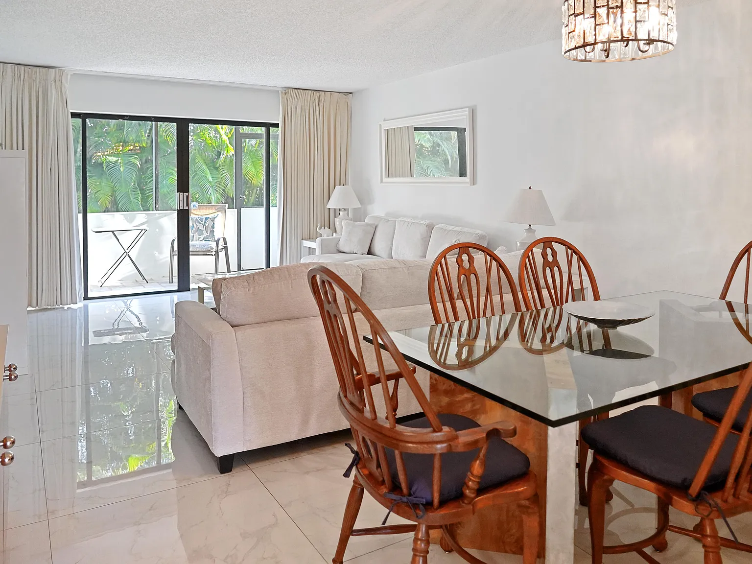 2 bed, 2.0 bath, 1042 sqft, $2,450 — Photo 4