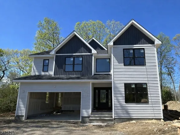 8 Chamberlain Ln, Mount Olive Twp., NJ 07828