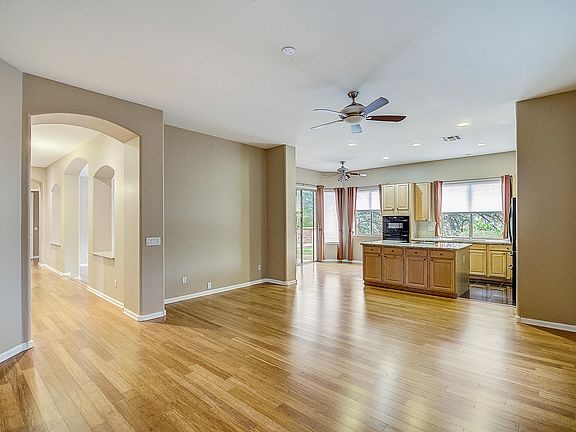 4th image of 5325 E Gloria Ln