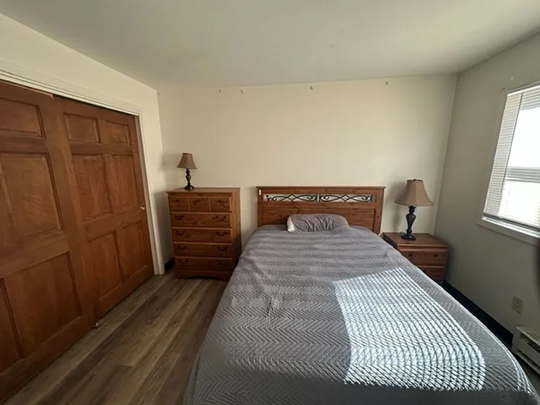 383 College Street — Photo 7