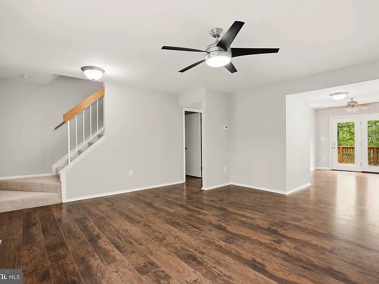 1382 Almond Dr — Photo 7