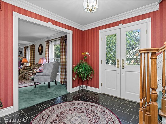 4th image of 69 Willow Tree Pl