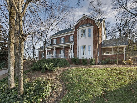 3rd image of 9211 Fox Run Dr