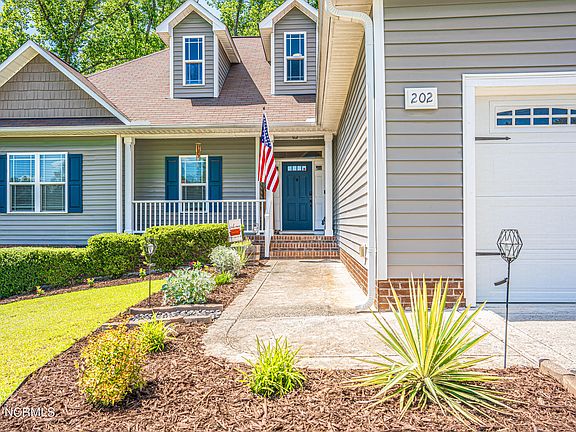 4th image of 202 W Harrington Avenue