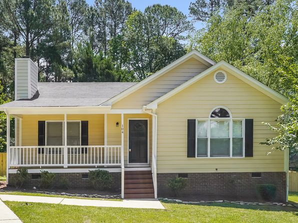 104 Newbury Ct