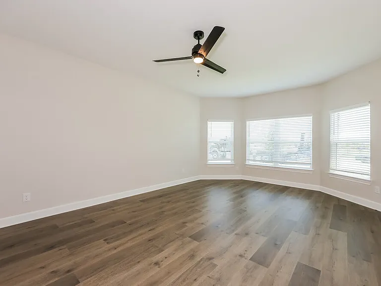 309 Magnolia Blvd — Photo 10