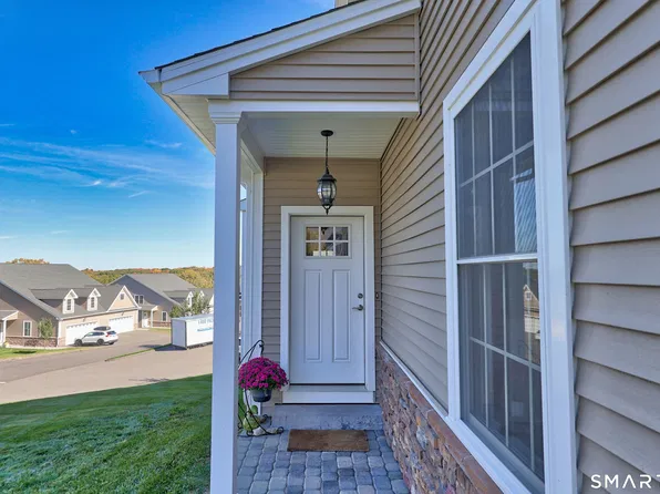 49 Brookview Circle #49, Bristol, CT 06010