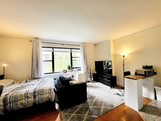 Rented by Douglas Elliman | media 13