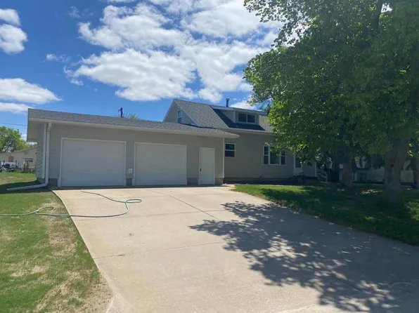 1140 N 15th Ave, Broken Bow, NE 68822