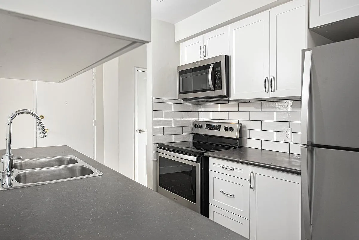 321 Marland Ave — Photo 4