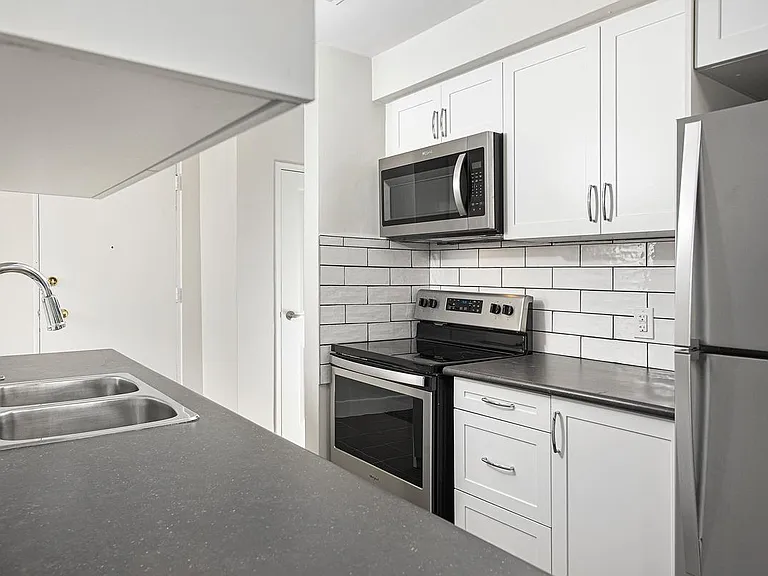 321 Marland Ave — Photo 5