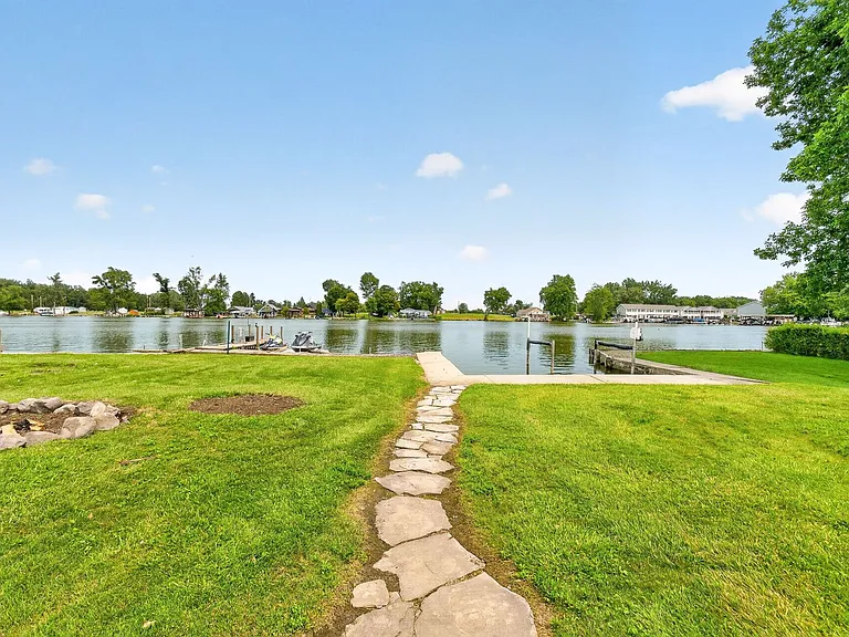 7690 Walnut St — Photo 30