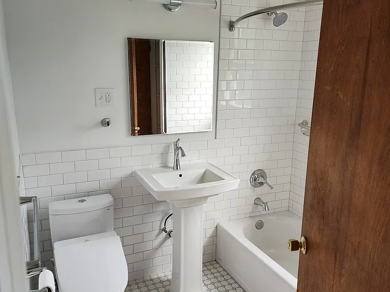 303 S 3rd Ave #2 — Photo 9