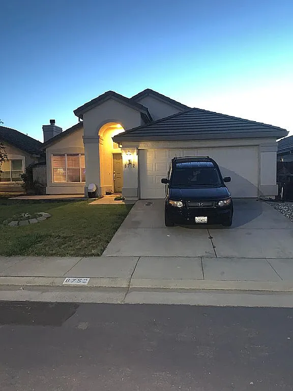 8752 Redwood Grove Way photo 1