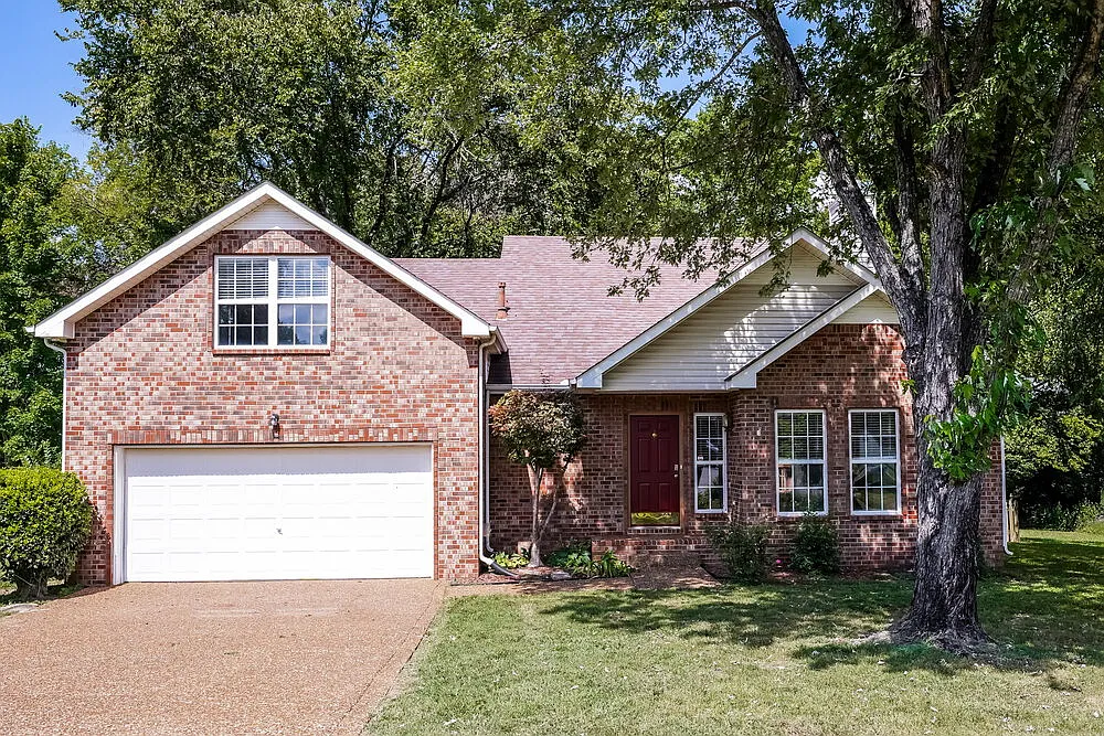 4 bed, 2.5 bath, 2200 sqft, $2,785 — Photo 1