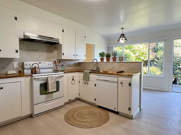 4th image of 616 Cheryl Ln