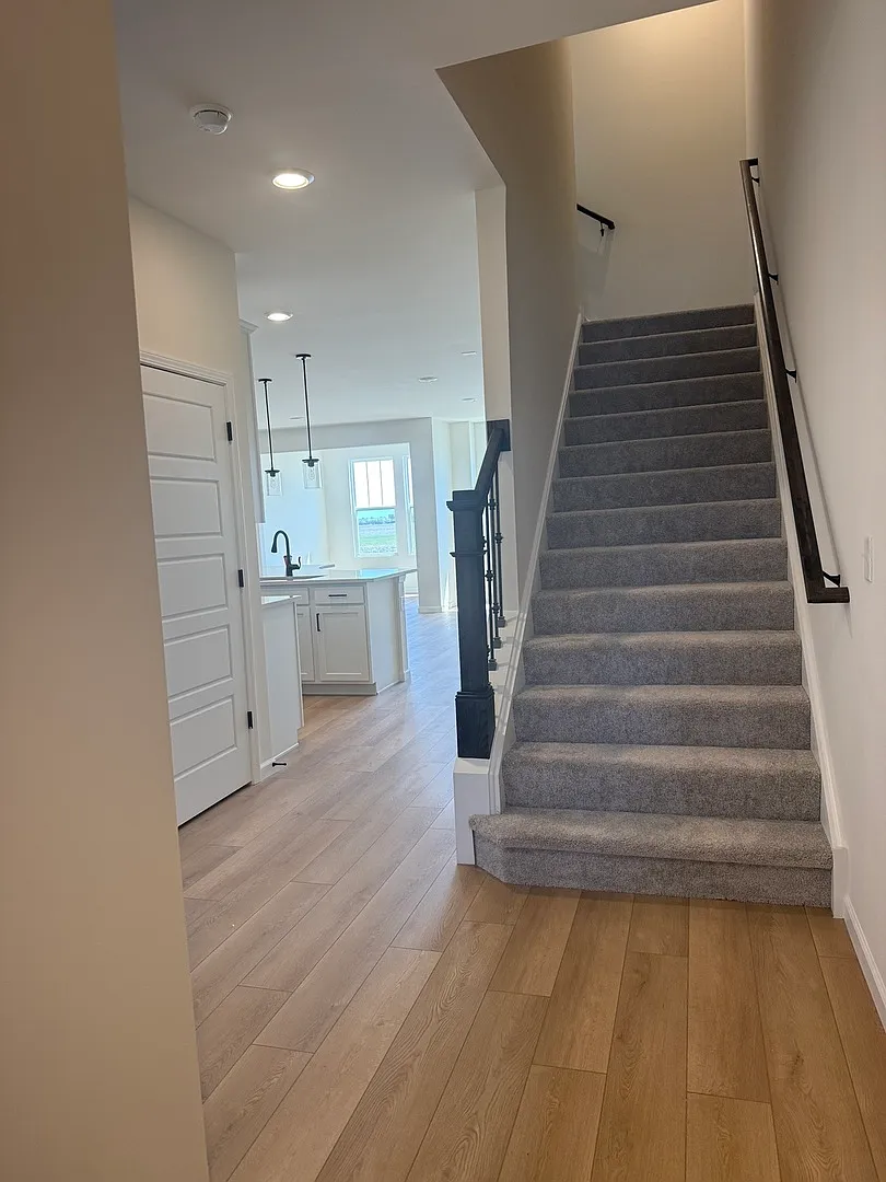 Building Photo - Ryegrass Ln