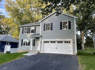 53 Granger St, Springfield, MA 01119