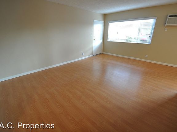 2nd image of 6512 Woodman Ave APT 8