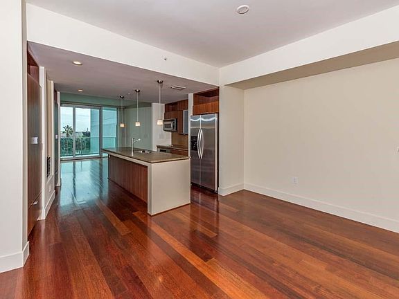 4th image of 912 Channelside Dr Unit 2703