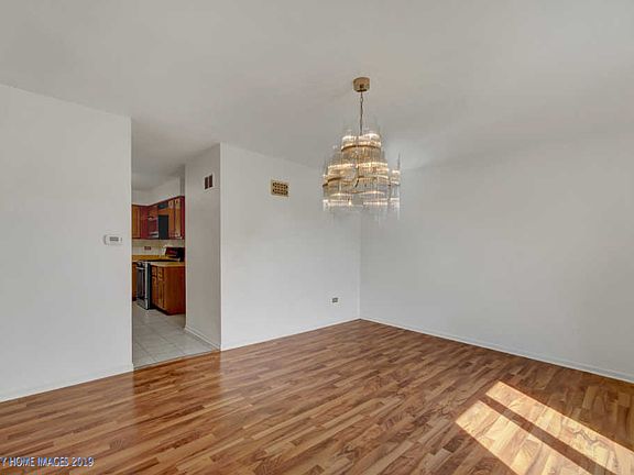 5th image of 15222 Regent Dr