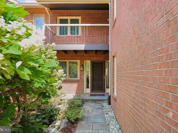 10719 Gloxinia Dr, Rockville, MD 20852