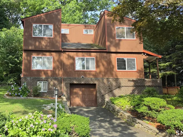59 South Lake Shore Drive, Brookfield, CT 06804