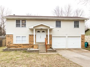 3211 W Winchester Rd, Springfield, MO 65807