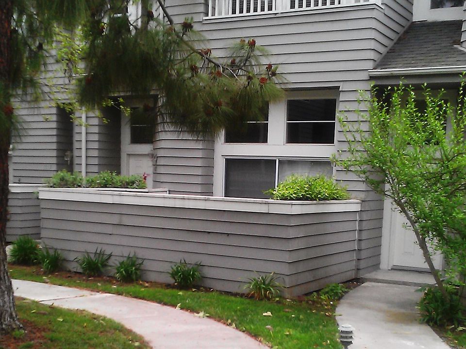 1st image of 1082 Gilbert Ln